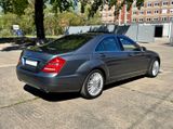 Mercedes-Benz S 500 4MATIC Garagenfahrzeug