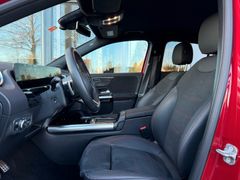 MERCEDES-BENZ GLA 200/ AMG LINE EDITION/ NAVI/ AHK/ SITZHZG. MERCEDES-BENZ GLA 200/ AMG LINE EDITION/ NAVI/ AHK/ SITZHZG.