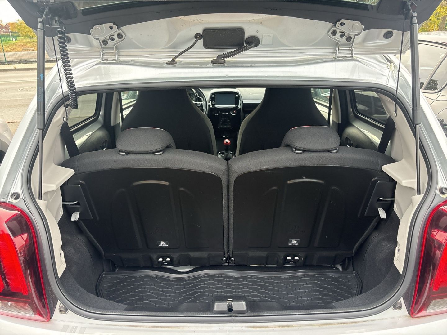 Fahrzeugabbildung Peugeot 108 TOP! VTi 72  El. Verdeck CarPlay SHZ