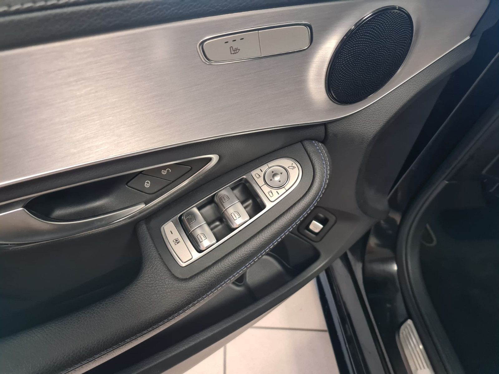 Fahrzeugabbildung Mercedes-Benz C 200 NIGHT EDITION / KAMERA / GEPFLEGT