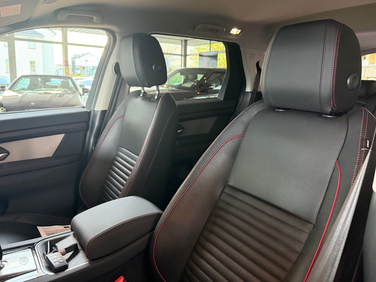 Fahrzeugabbildung Land Rover Discovery Sport R-Dynamic S AWD/LEDER/KAMERA/ACC