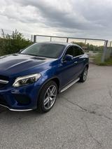Mercedes-Benz GLE 350 d 4MATIC - - blaue Mercedes-Benz GLE 350
