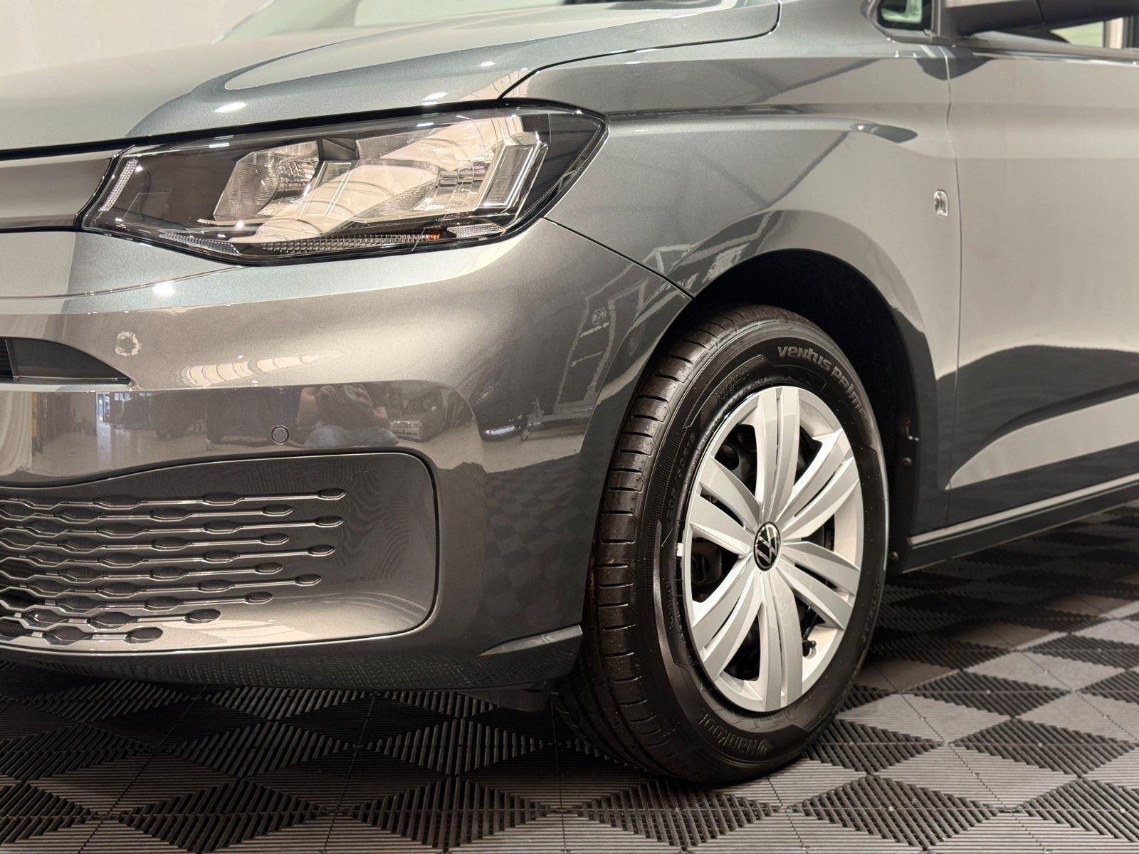 Fahrzeugabbildung Volkswagen Caddy DSG Family AppConnect/ Rückfahrkamera
