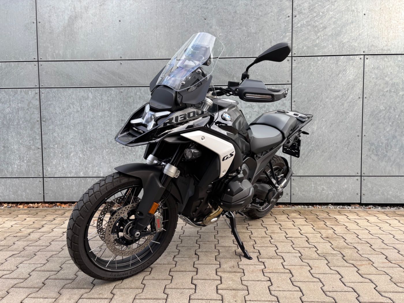 Fahrzeugabbildung BMW R 1300 GS Triple Black 3 Pakete