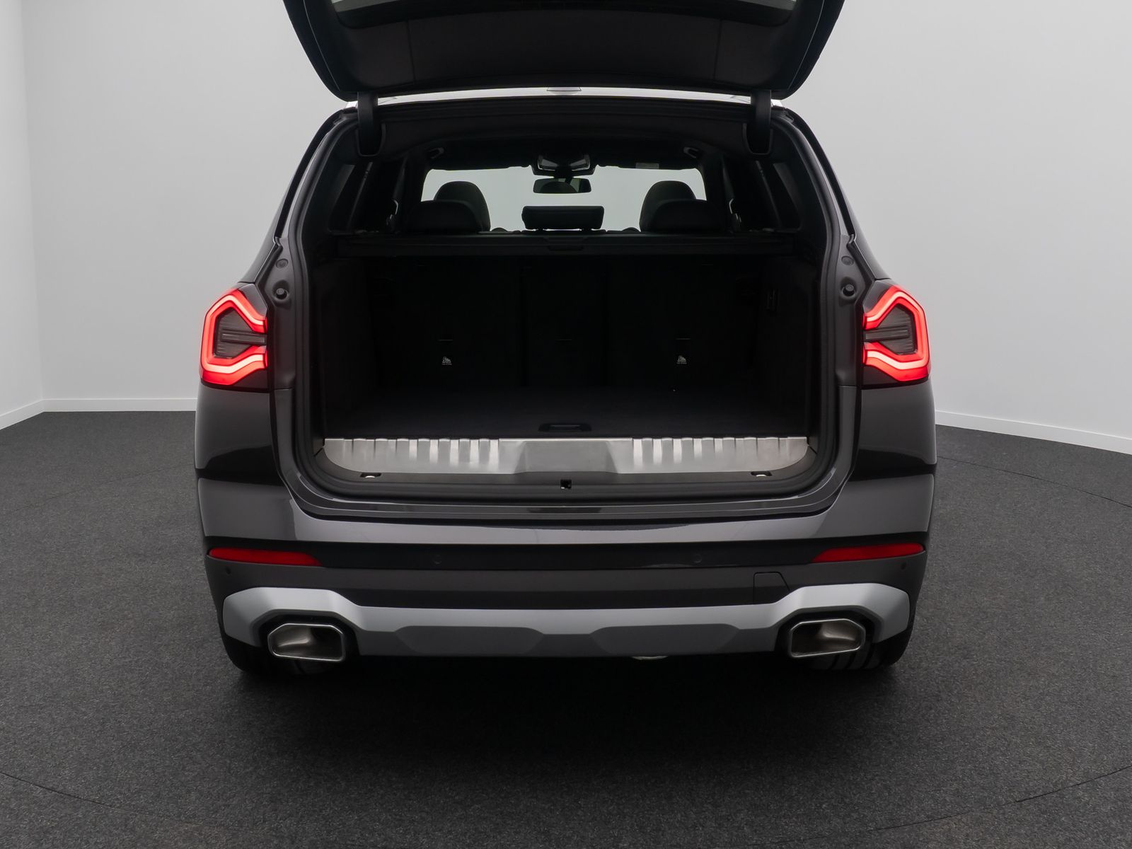 Fahrzeugabbildung BMW X3 xD30e Komfort DAB Laser HiFi HUD Panorama 20"