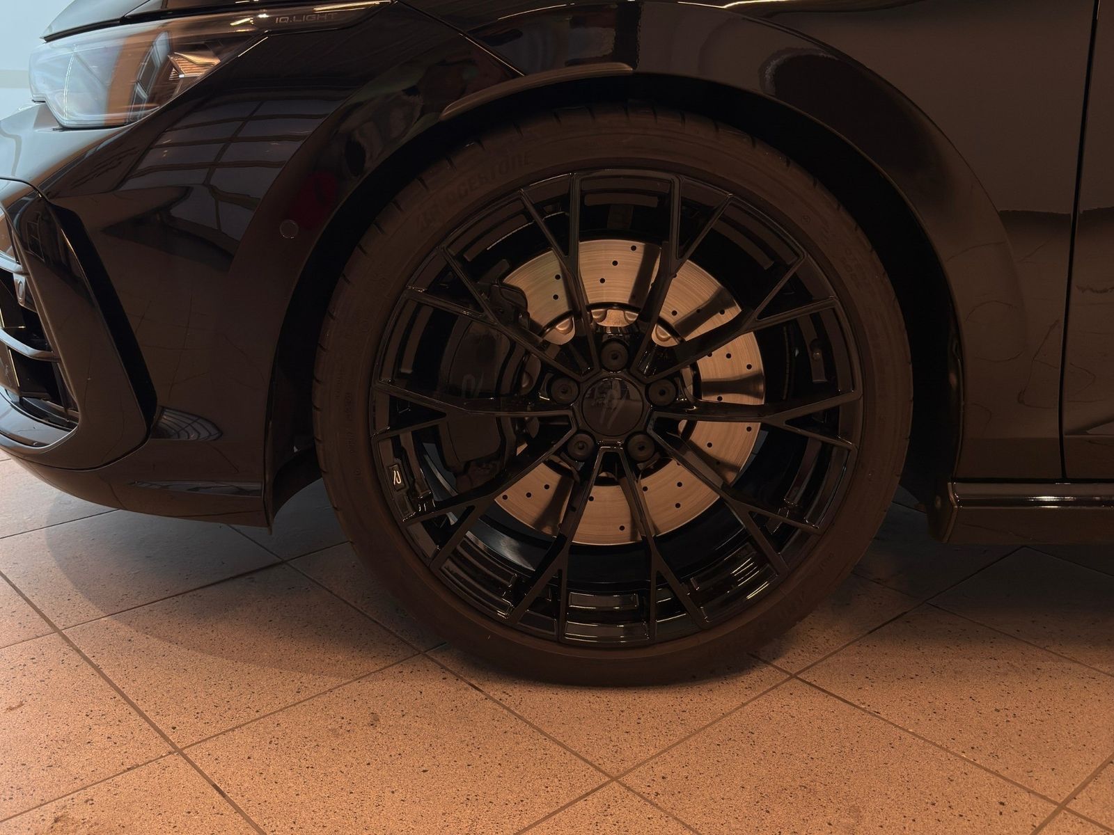 Volkswagen Golf VIII 2.0 TSI R Black Edition 4Motion foto 5