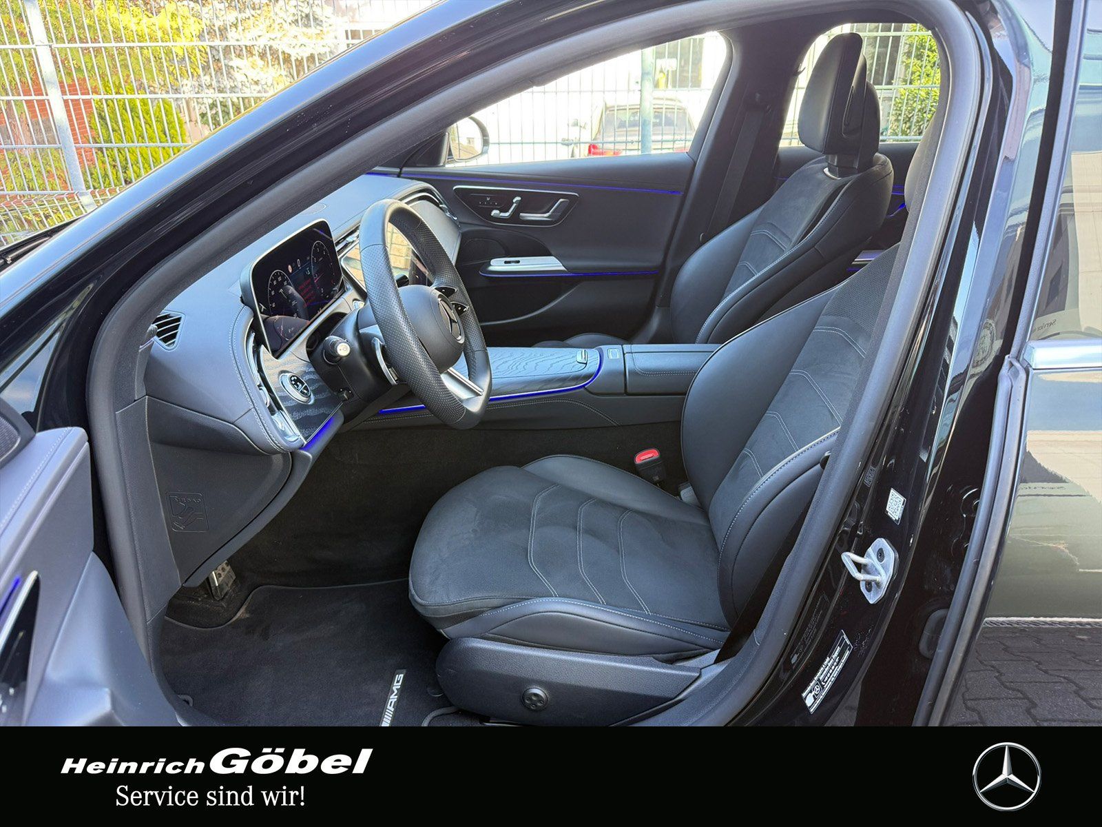 Fahrzeugabbildung Mercedes-Benz E 220 d T AMG*AHK*360°KAM*DIGITAL*MEMORY*TOTWINK