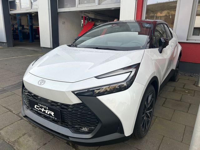 Toyota C-HR 2.0 Black and White Edition