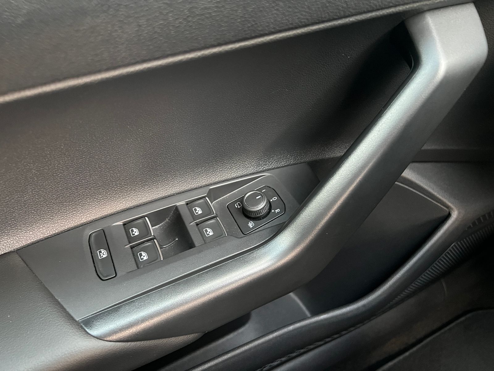 Fahrzeugabbildung Volkswagen Polo GOAL 1.0 TSI DSG *LED, App-Connect, 17'-LM*