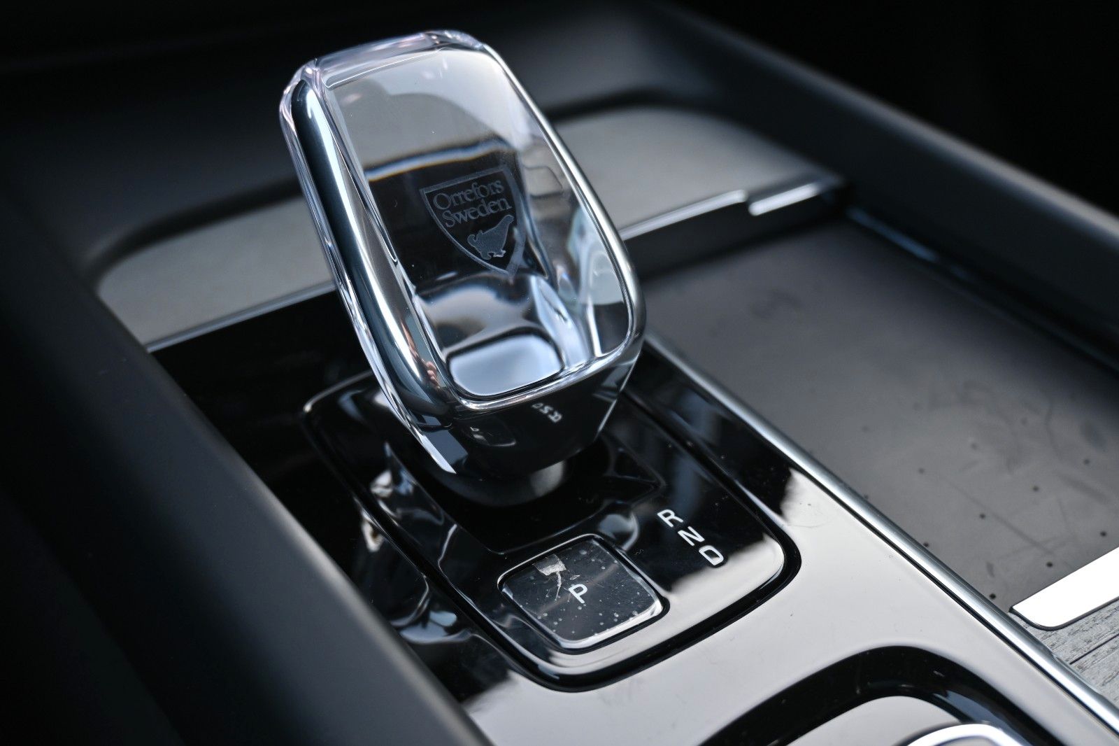 Fahrzeugabbildung Volvo XC60 B5 AWD Ultra Dark*LUFT*360°*ACC*AHK