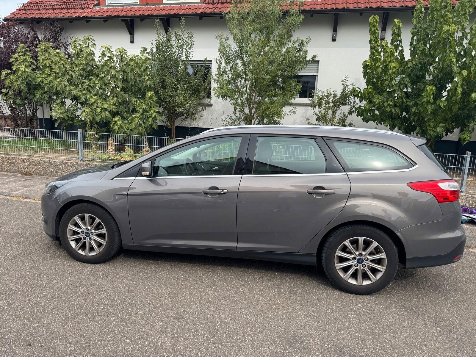 Ford Focus 2011 — engine 150 HP (110kW)