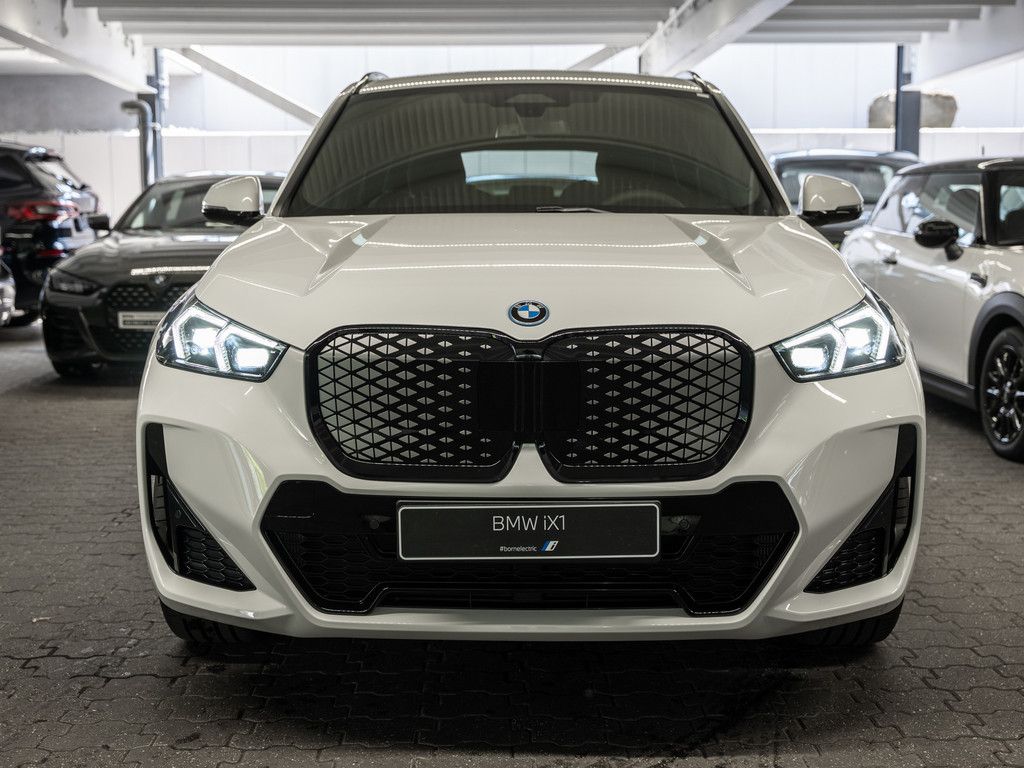 BMW iX1 - Bild 3