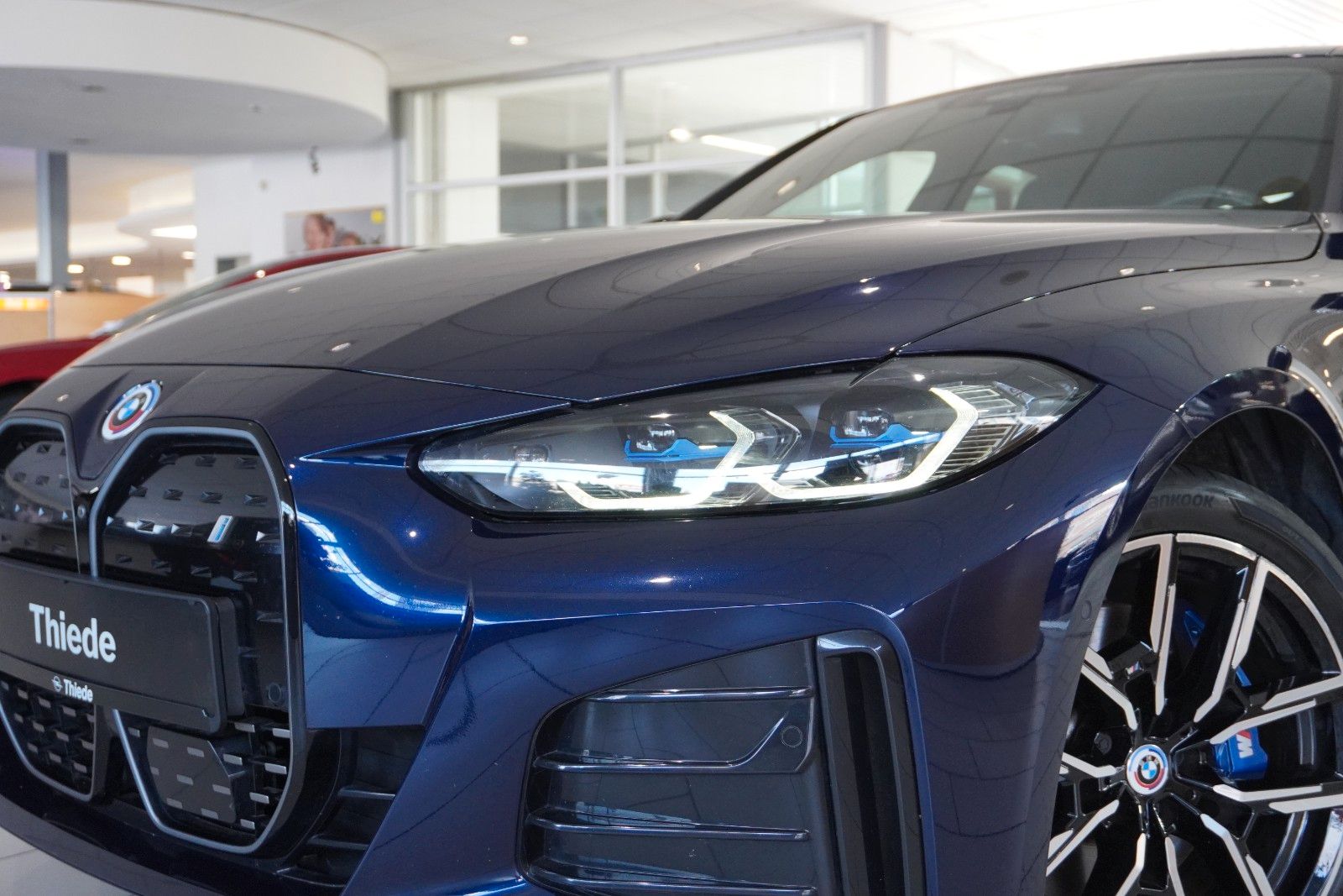 Fahrzeugabbildung BMW i4 Gran Coupe 40 eDrive M-SPORT NAVI/LED/360°/SH