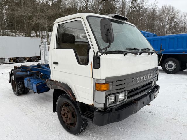 Toyota Dyna 300 chassis , Manual, 287 tkm