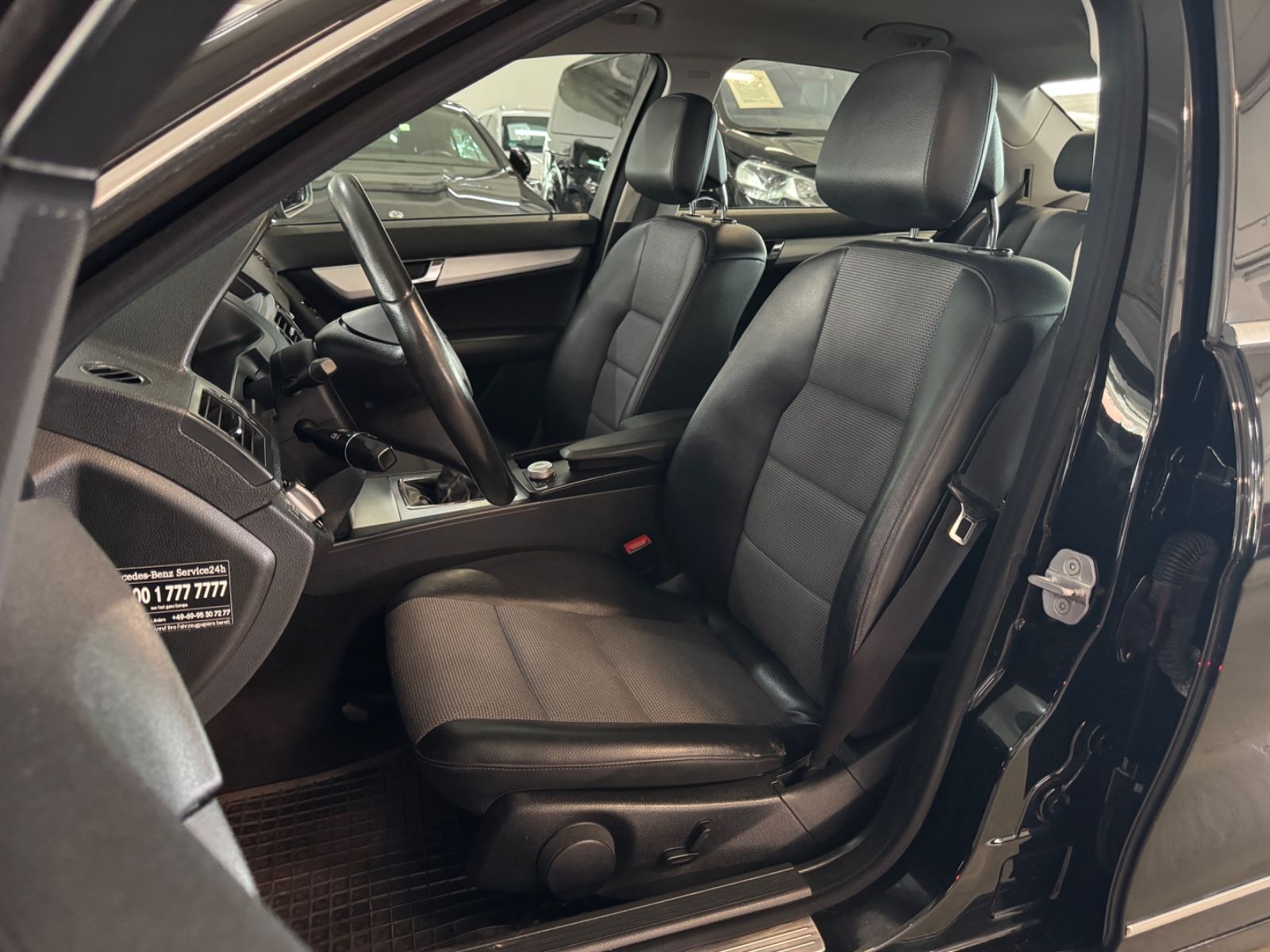 Fahrzeugabbildung Mercedes-Benz C 200 CDI AVANTGARDE AHK SHZ LEDER PTS TÜV NEU