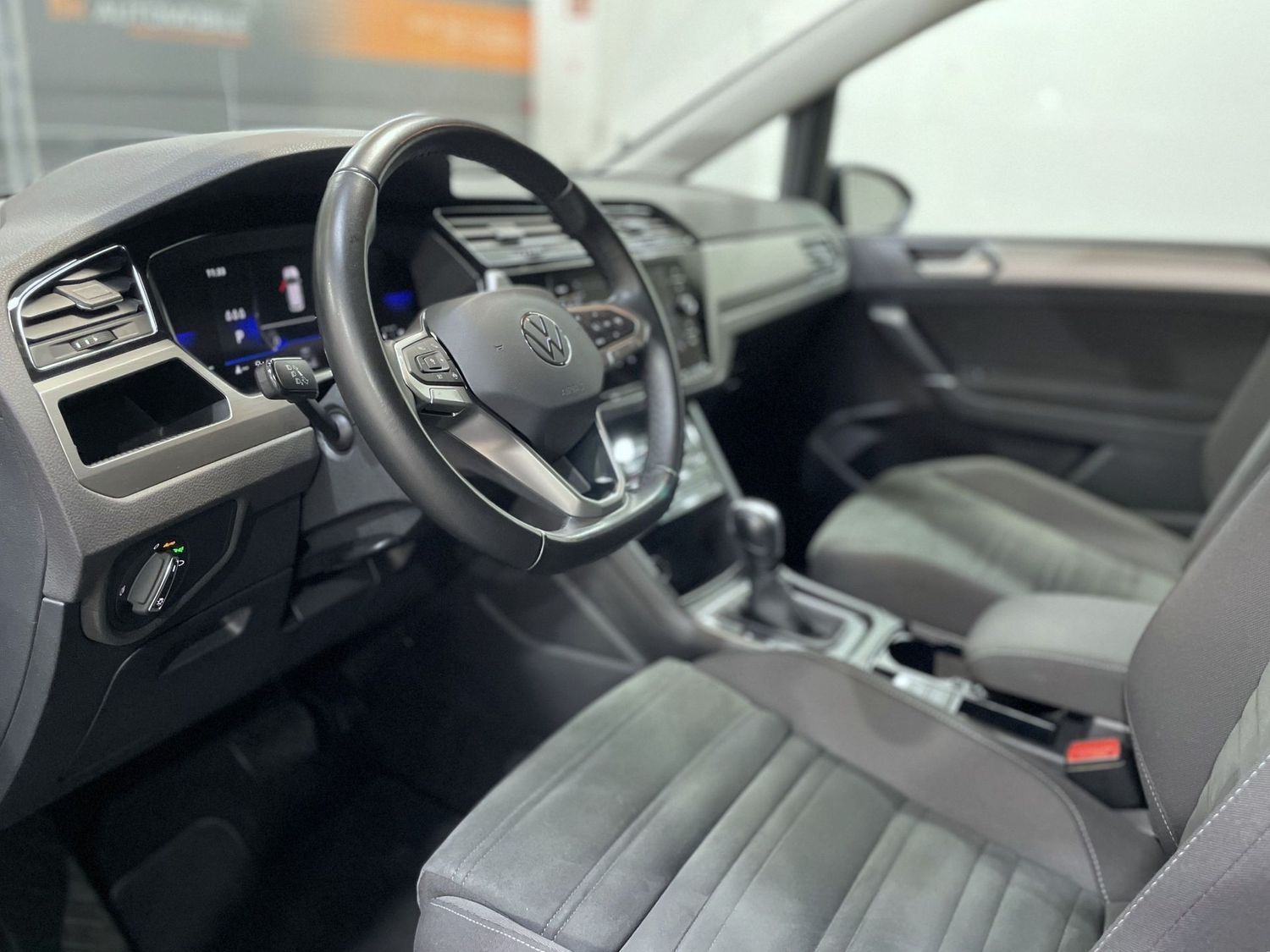 Fahrzeugabbildung Volkswagen Touran Comfortline#LED#ACC#Virtual#Spur#Alcantar