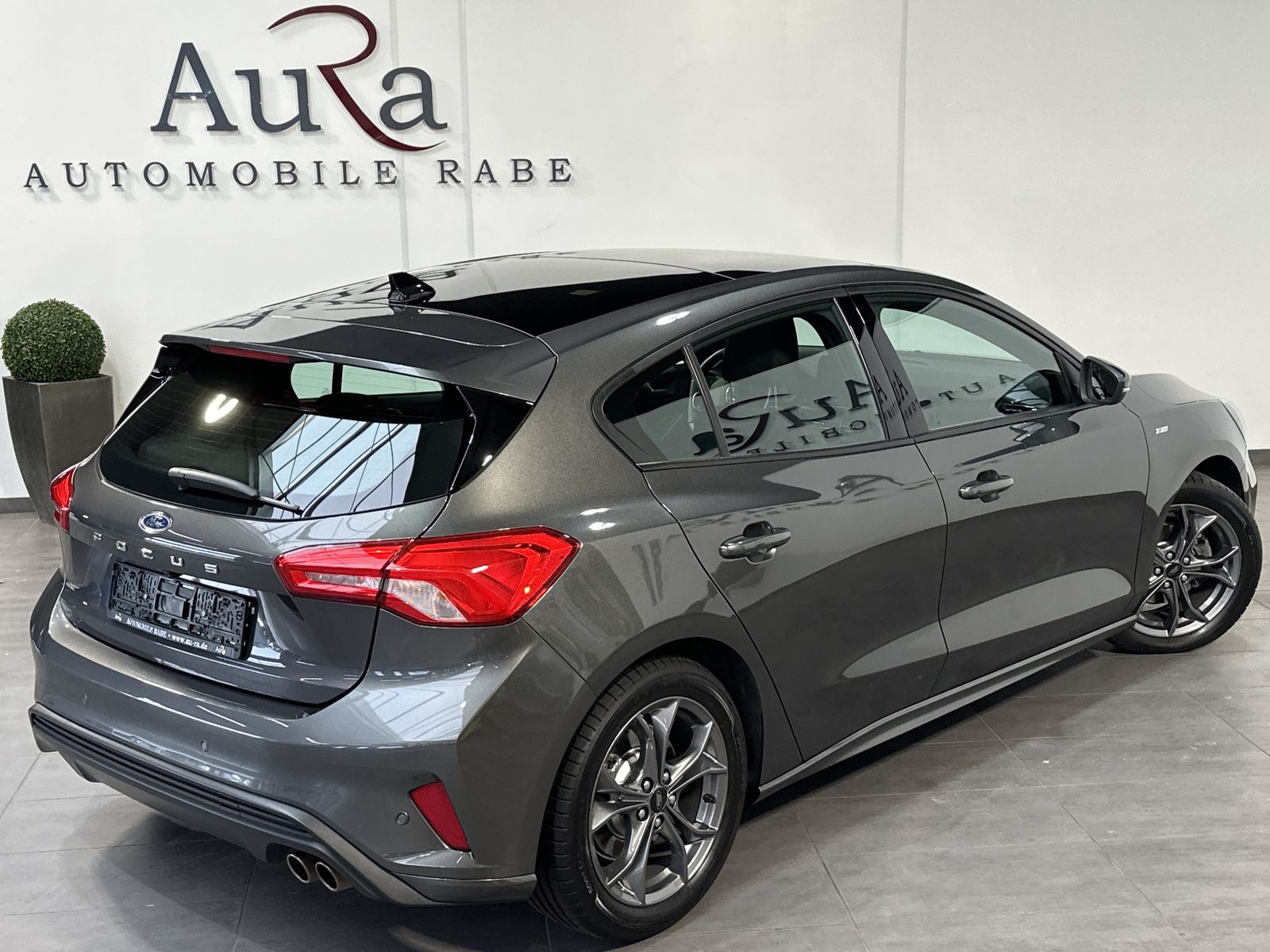 Fahrzeugabbildung Ford Focus 1.5 EB Aut. ST-Line NAV+LED+PANO+B&O+KAM