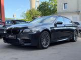 BMW M5 NAVI/SOFT-CLOSE/HUD/GLASDACH/MEMORY/SPORT-ABG - : Taxi