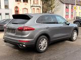 Porsche Cayenne S Diesel V8 Bose LuftF AHK Kamera Navi - Porsche Cayenne mit Diesel-Antrieb: Geländewagen