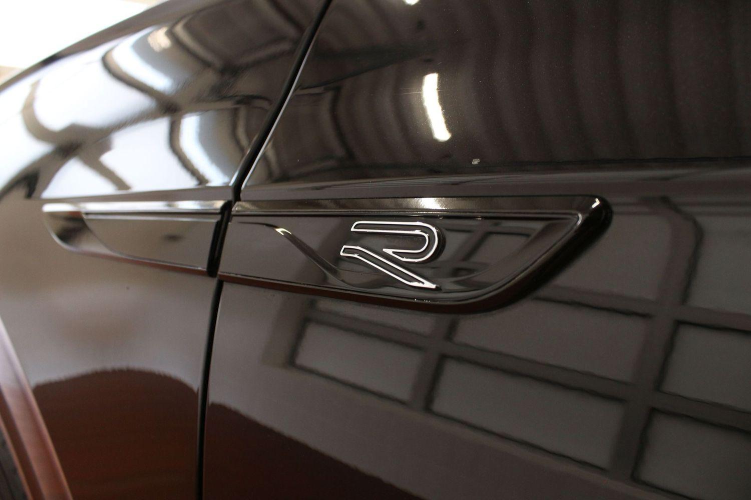 Volkswagen Touareg R-Line 4Motion Matrix virt. Cockpit Lede