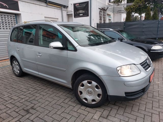 Volkswagen Touran 1.6*7 Sitzer*CD*Klima*6 gang*TÜV