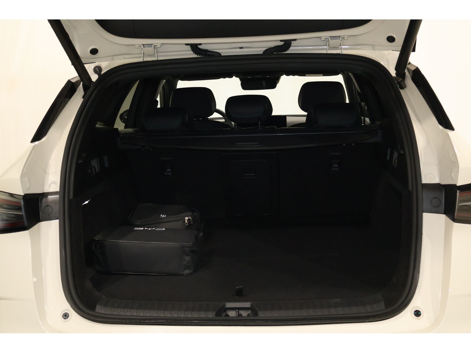 BYD SEAL 6
