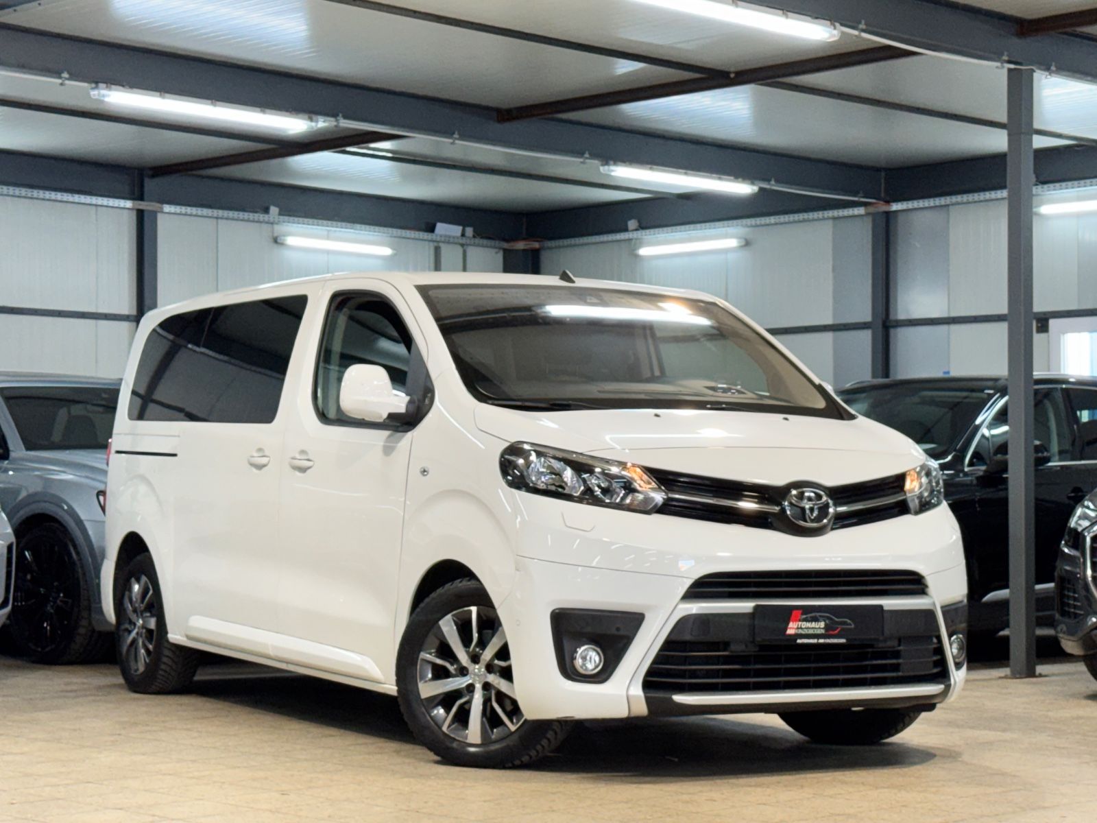 Toyota Proace (Verso) Proace (Verso) 2,0 4D L1 Family 8SITZ