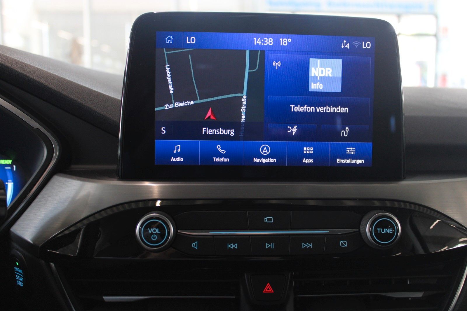 Fahrzeugabbildung Ford Kuga PHEV Titanium X AHK LED HUD 2xCam WinterP.