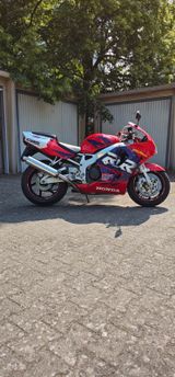 Honda CBR 900RR FireBlade sc33 919 - Offers matching your search criteria