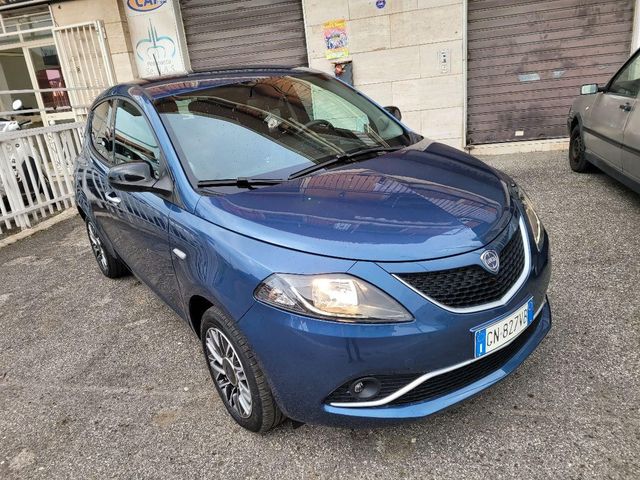 Jiný LANCIA - Ypsilon - 1.0 FireFly 5p.S&S Hybryd Gol