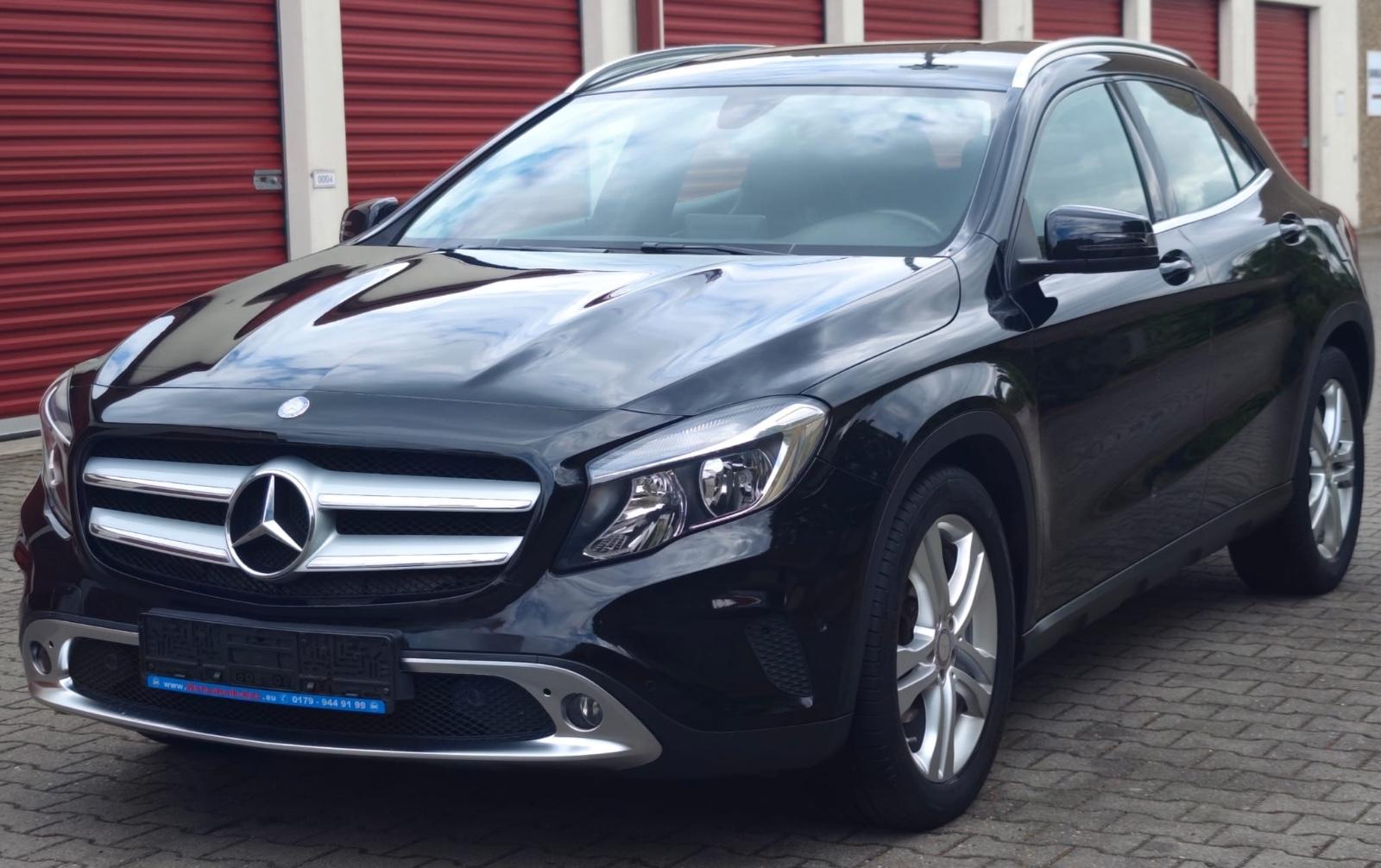 Mercedes-Benz GLA 220 4 Matic Navi Automatik Leder Tempomat