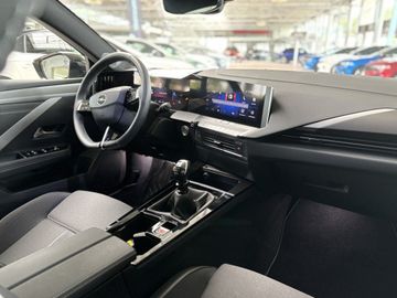 Fotografie 9 des Opel Astra 1.2 Turbo GS AHK