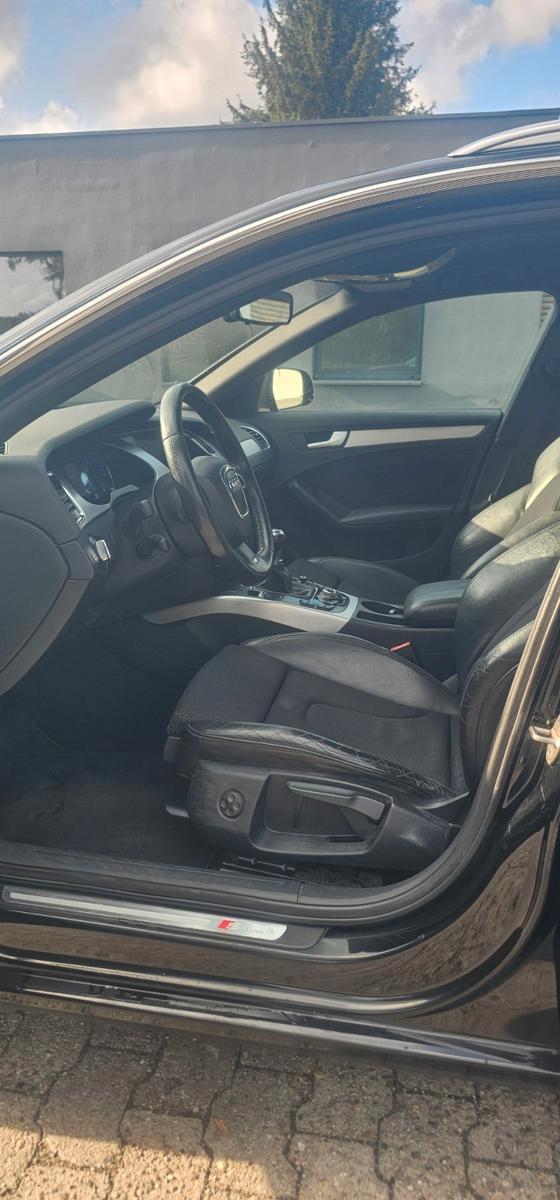 Audi A4 2010 — photo 11