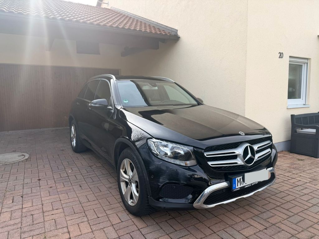 Image of Mercedes-Benz GLC 250