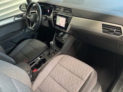 Fahrzeugabbildung Volkswagen Touran 2.0 TDI Move -- RearView/ ACC/ Navi