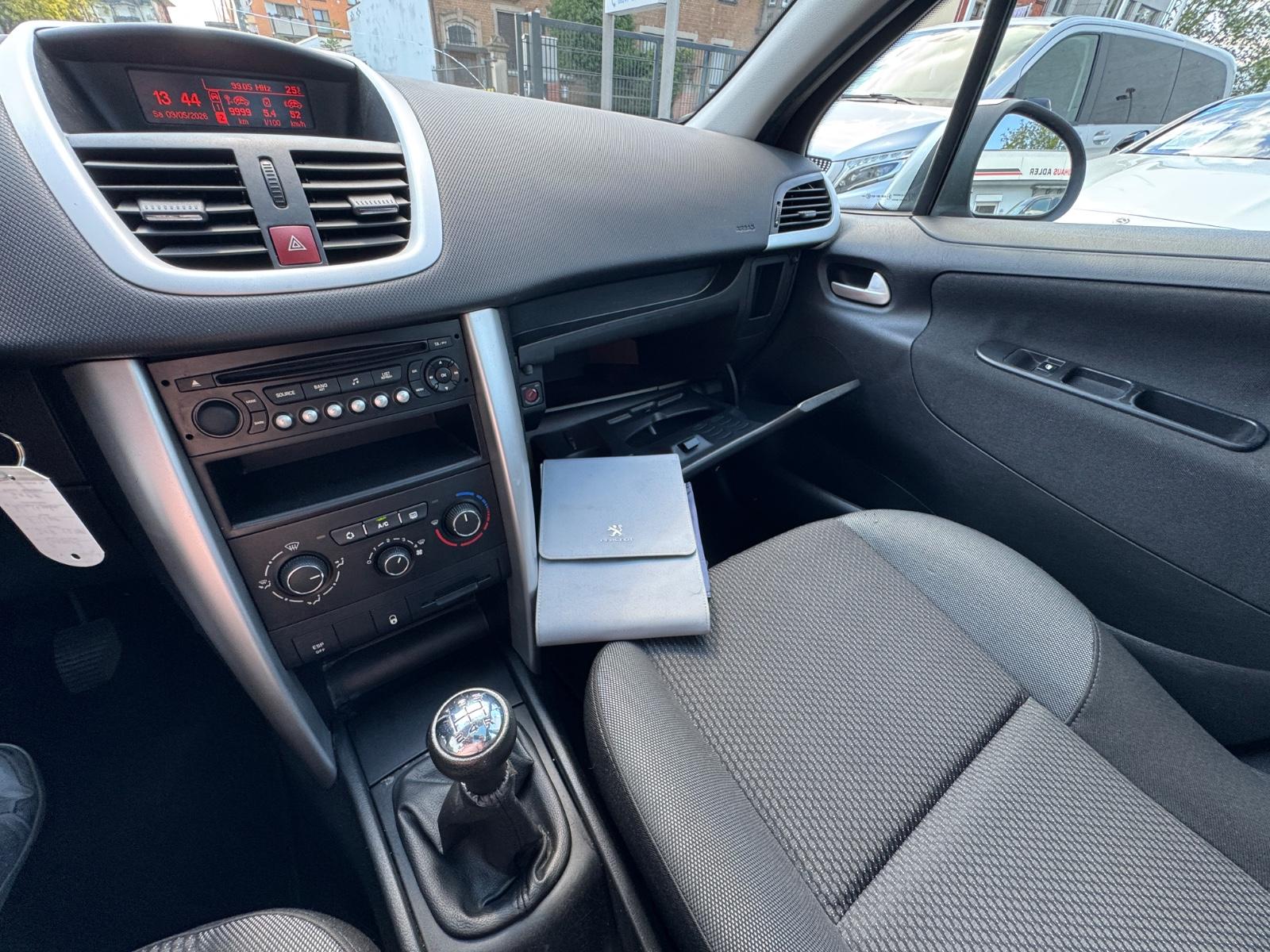 Peugeot 207 2011 — photo 36