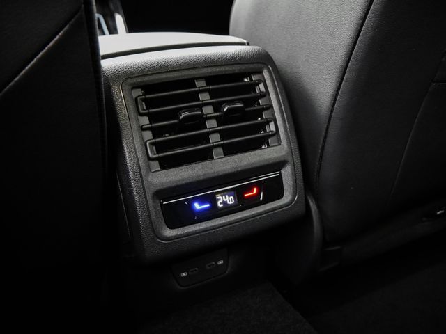 Golf VIII 2.0 TDI R-Line SHZ MATRIX-LED NAVI ACC