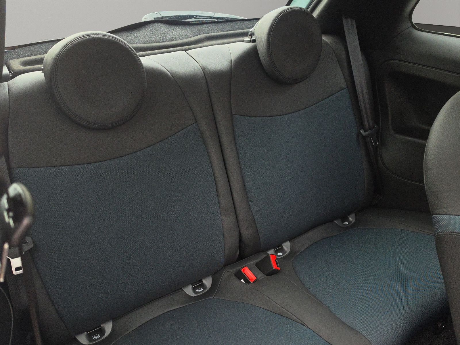 Fahrzeugabbildung Fiat 500 Launch Edition Panorama-Dach  Apple Carplay