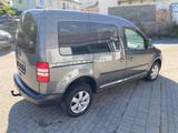 Volkswagen Caddy Kombi 2.0TDI 4Motion Klima PDC 8xBer AHK - Volkswagen Caddy aus 2011: 4motion