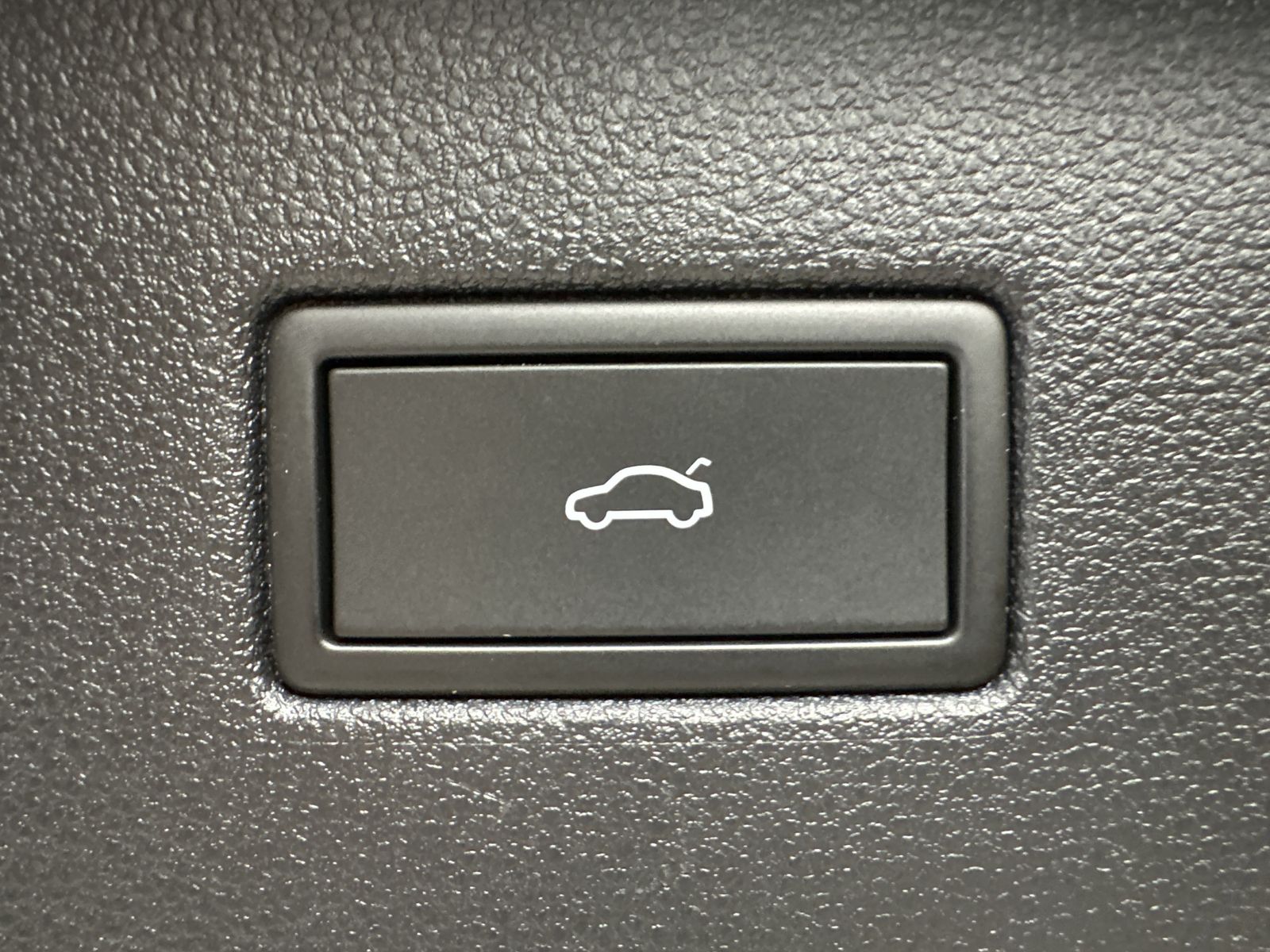 Fahrzeugabbildung SEAT Tarraco 2.0 TSI DSG 4D XC NAV+LED+AHK+PANO+20ZO