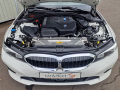 Fahrzeugabbildung BMW 320e Touring Navi LED SiHz PDC ACC AHK DAB