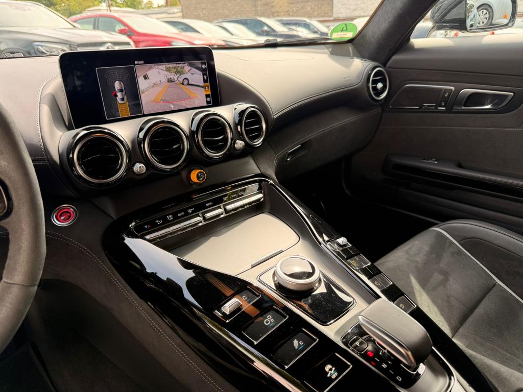 Mercedes-Benz AMG GT R