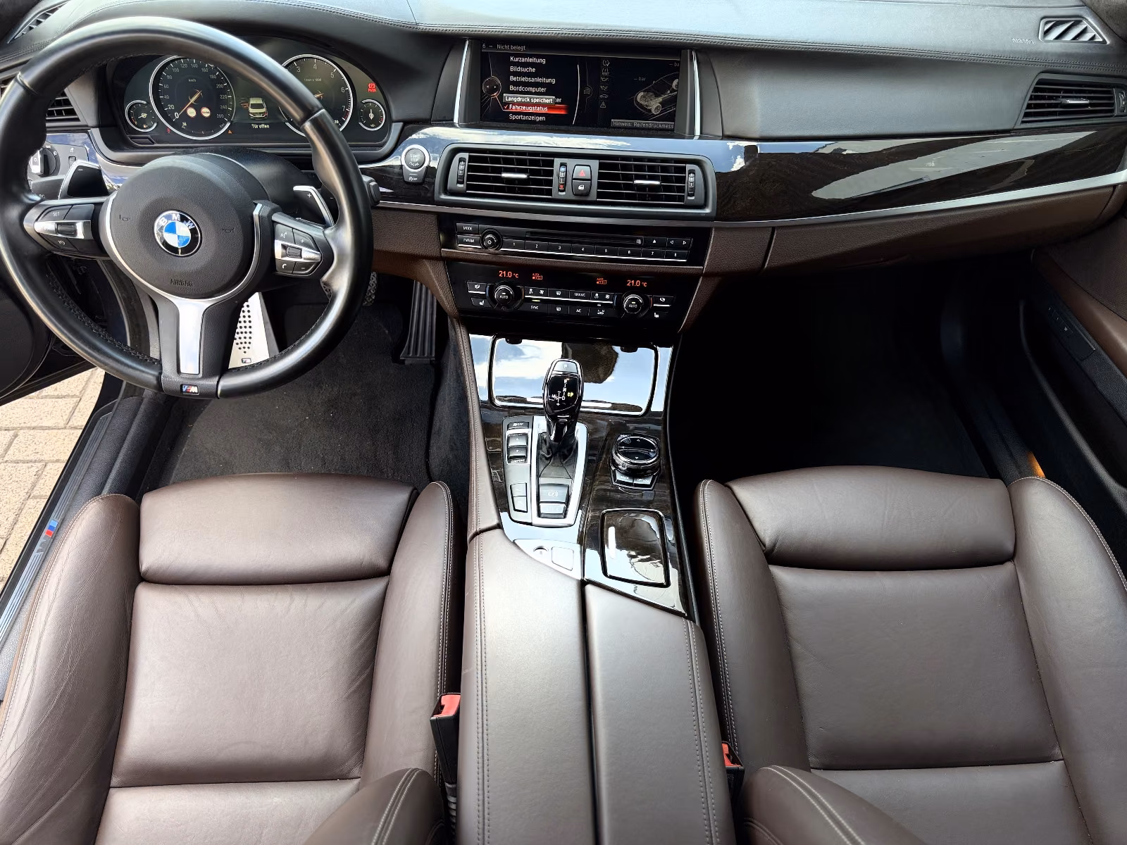 BMW 550i LCI M Sport | 449 ch | BVA | Affichage tête haute | Soft Close | Caméras 360 | Harman Kardon