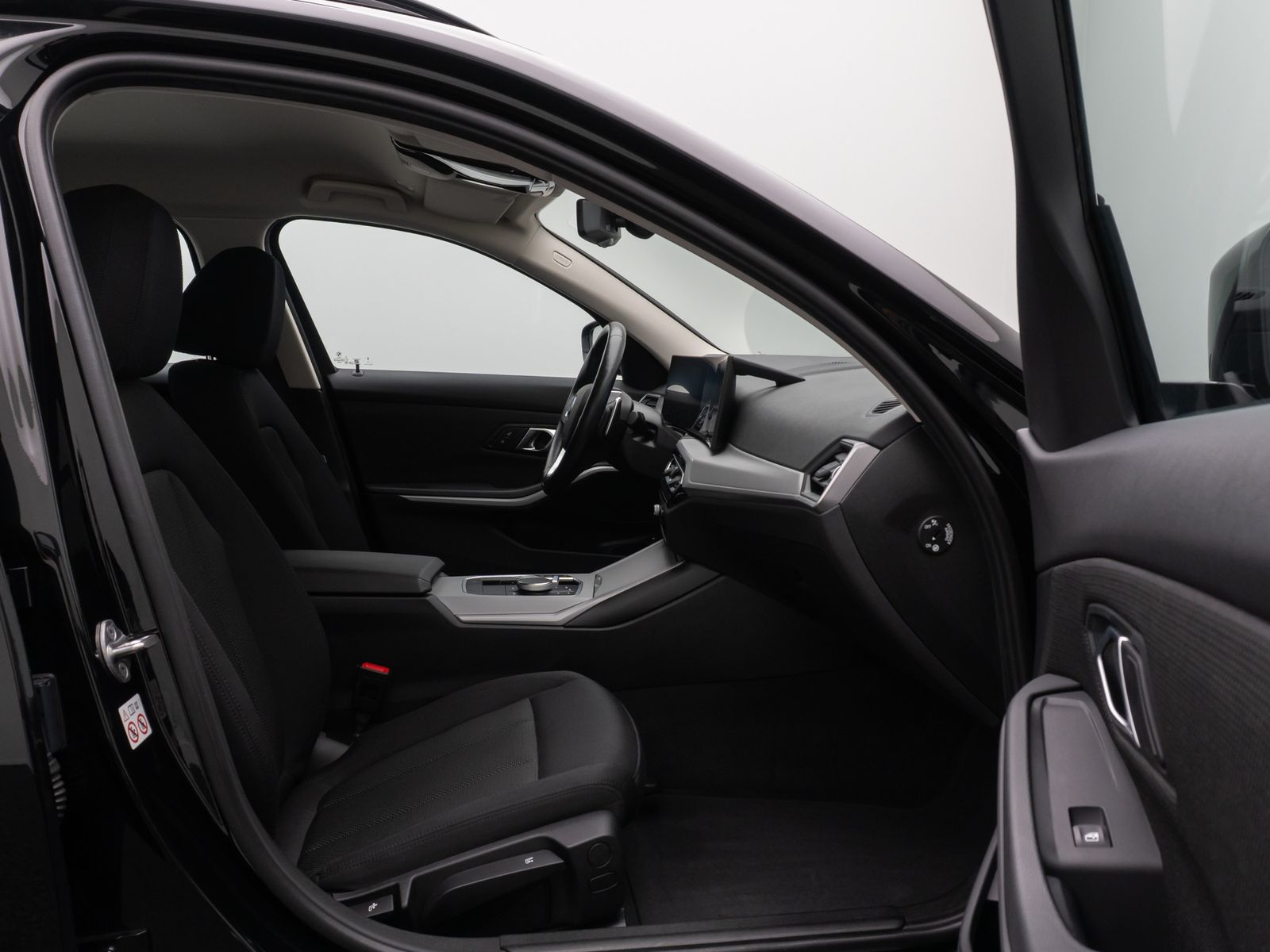 Fahrzeugabbildung BMW 320e xD SAG Kamera DAB Alarm DriveAs CockpitPlus