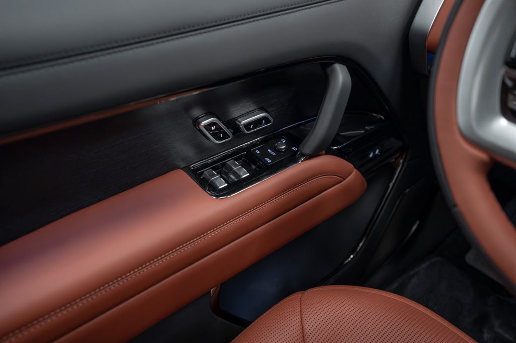 Range Rover P615 SV LWB 2026 BLACK/RED SUITE - Bild 26