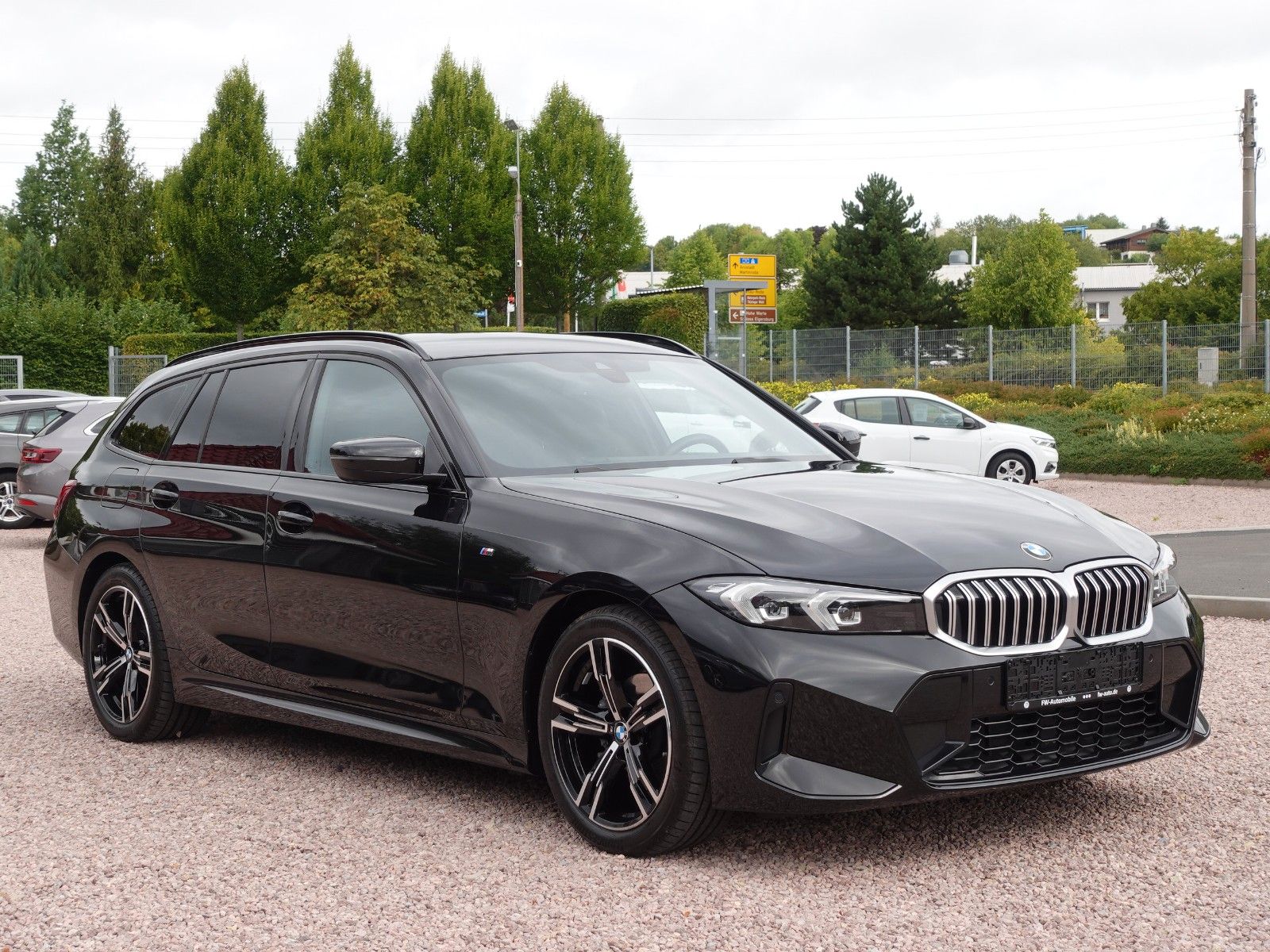 Fahrzeugabbildung BMW 318i Touring Aut. M Sportpaket Comf./Entert./HiF