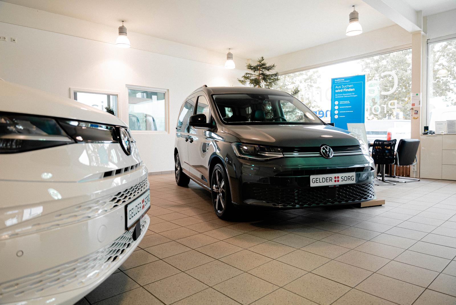 showroom-image-bottom