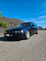 BMW 525iA Touring  - BMW 525 mit Benzin-Antrieb: Kombi