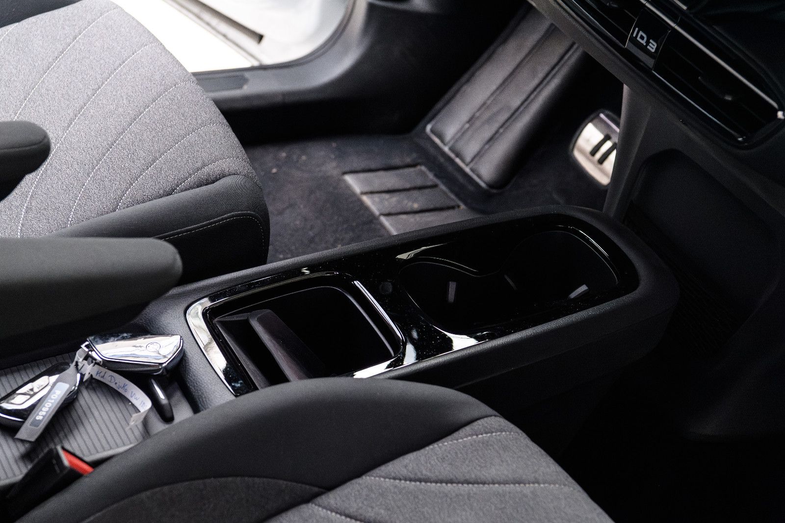 Fahrzeugabbildung Volkswagen ID.3 Pro LED+NAVI+KAMERA+ACC+APP+SHZ+KEYLESS