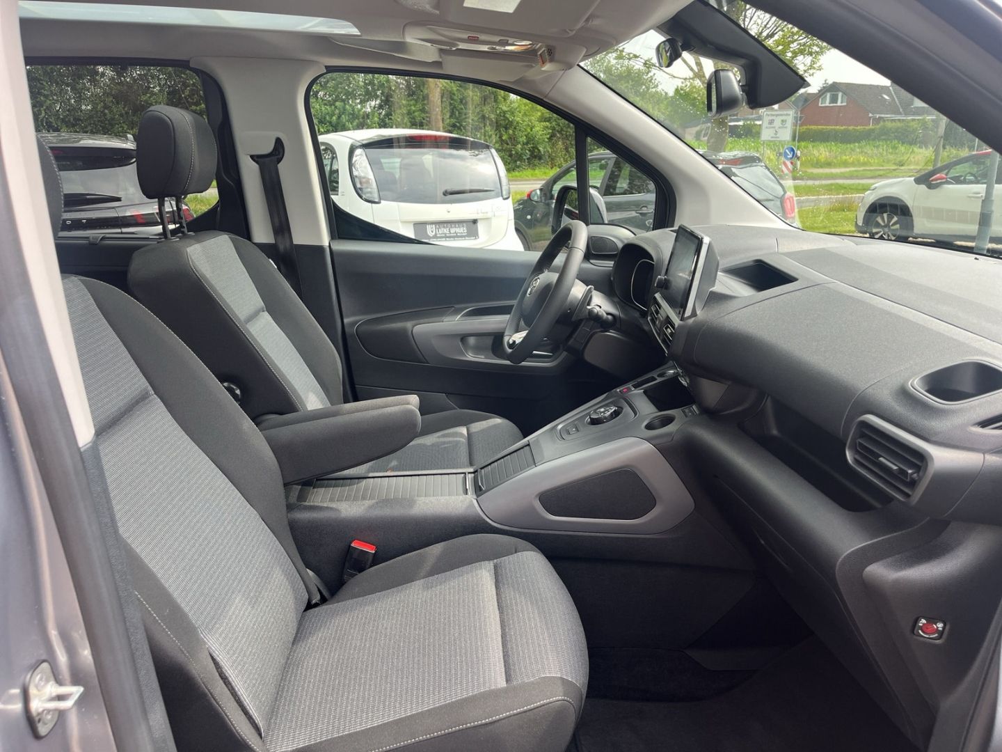 Fahrzeugabbildung Toyota Proace City L1 Team Deutschland 1.5 Panorama ACC